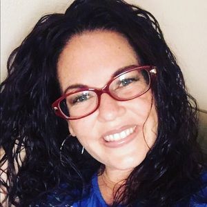 Meet your Posher, Janel